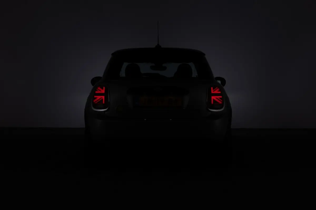 Mini SE 33 kWh *SOH 97%* Sportstoelen | Full LED | NAVI | ECC | Sportstoelen
