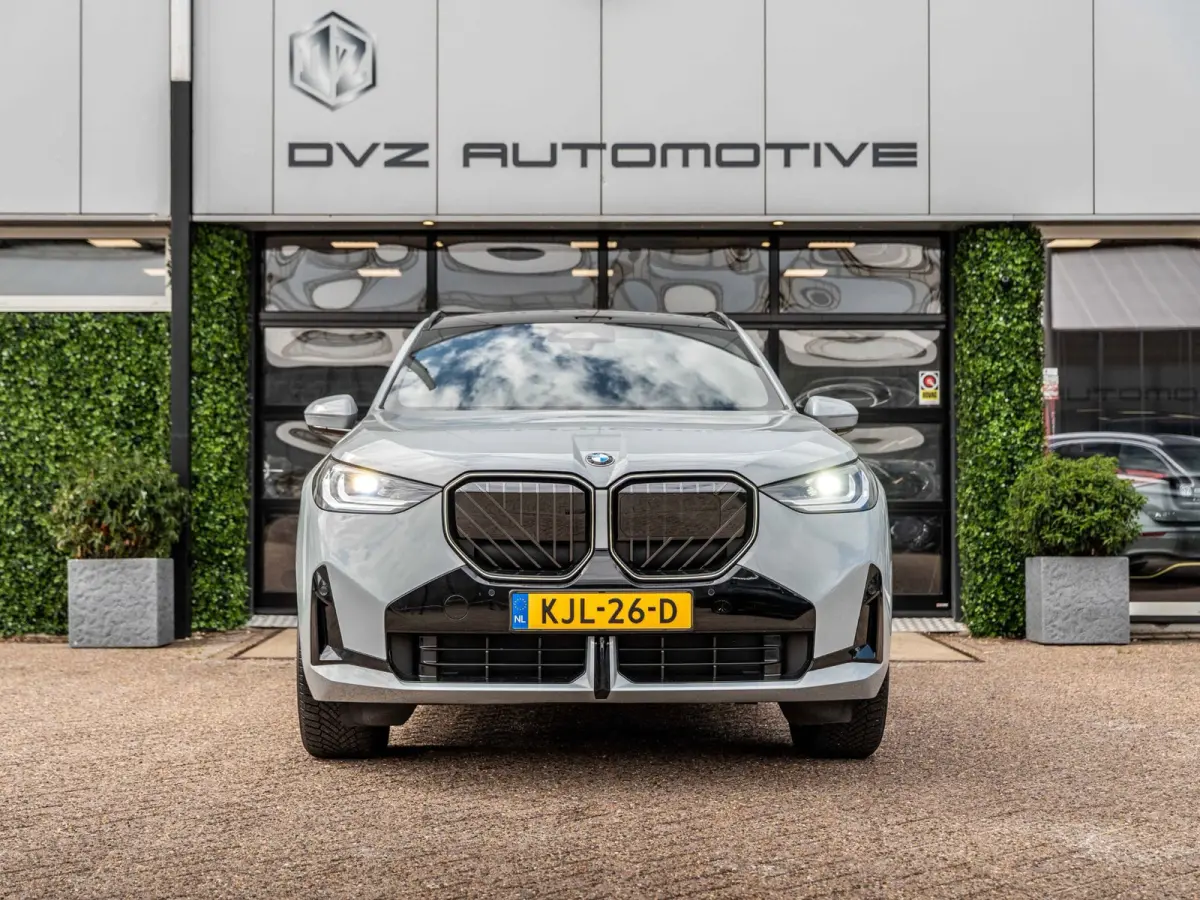 20 xDrive M-Sport | Driving Assistant Pro | Pano | Trekhaak | BTW