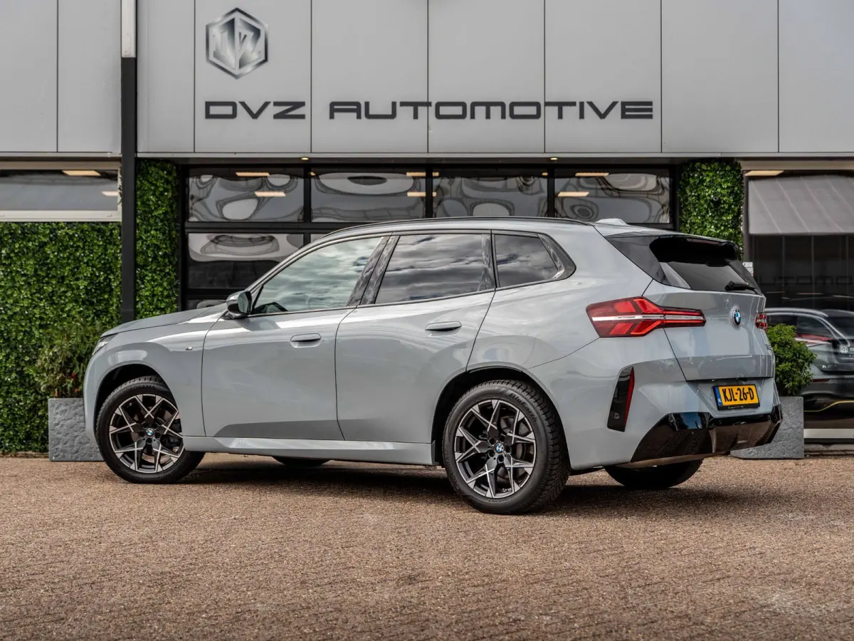 20 xDrive M-Sport | Driving Assistant Pro | Pano | Trekhaak | BTW