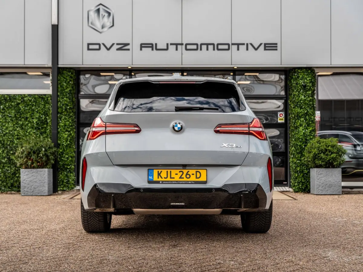 20 xDrive M-Sport | Driving Assistant Pro | Pano | Trekhaak | BTW