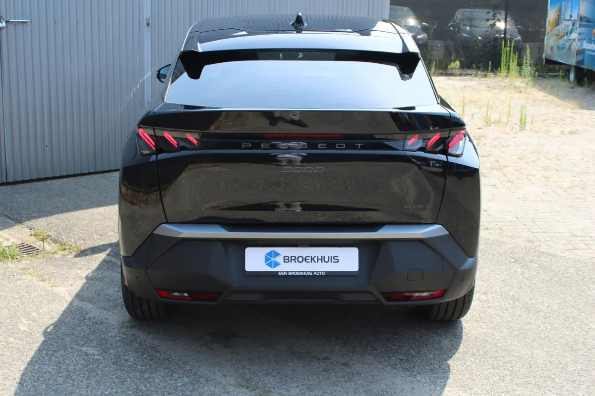 GT | Adaptieve cruise control met Stop&Go functie | Elektrische parkeerrem | Extra getinte achterste zijruiten en achterruit