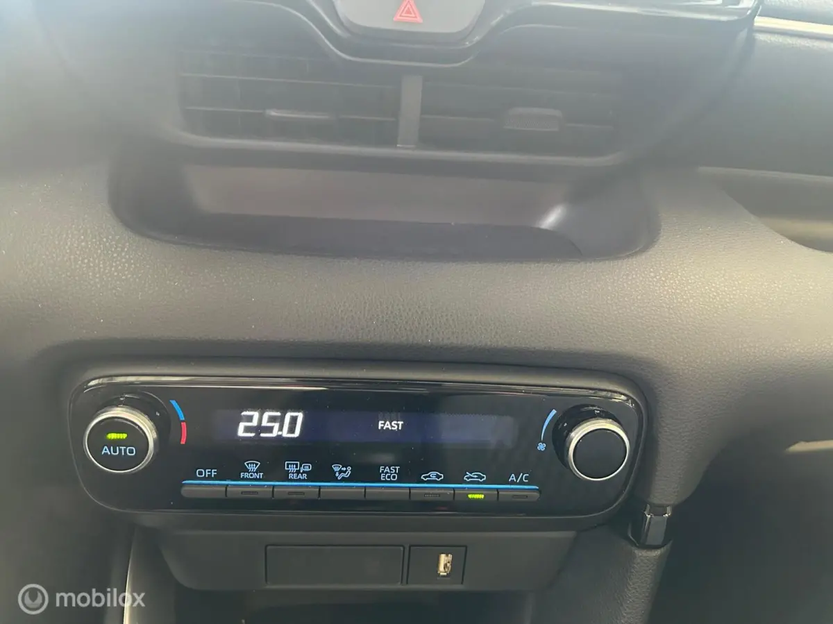1.5 Hybrid Active Apple carplay 18.250 km !!!!