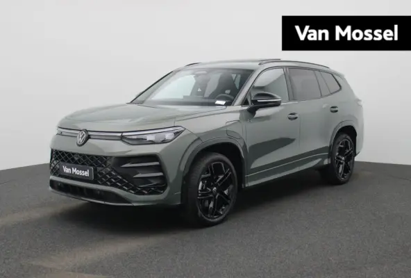 1.5 eHybrid R-Line Edition 204 PK| Origineel Nederlands | 1e Eigenaar | Trekhaak | Panoramadak | Navigatie | Dodehoeksensoren | Achteruitrijcamera | Sfeerverlichting