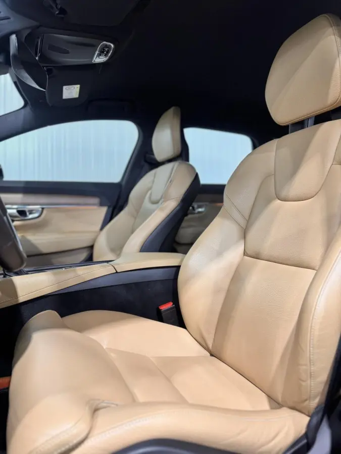 2.0 T5 90th Anniversary Edition|KEYLESS|CAMERA