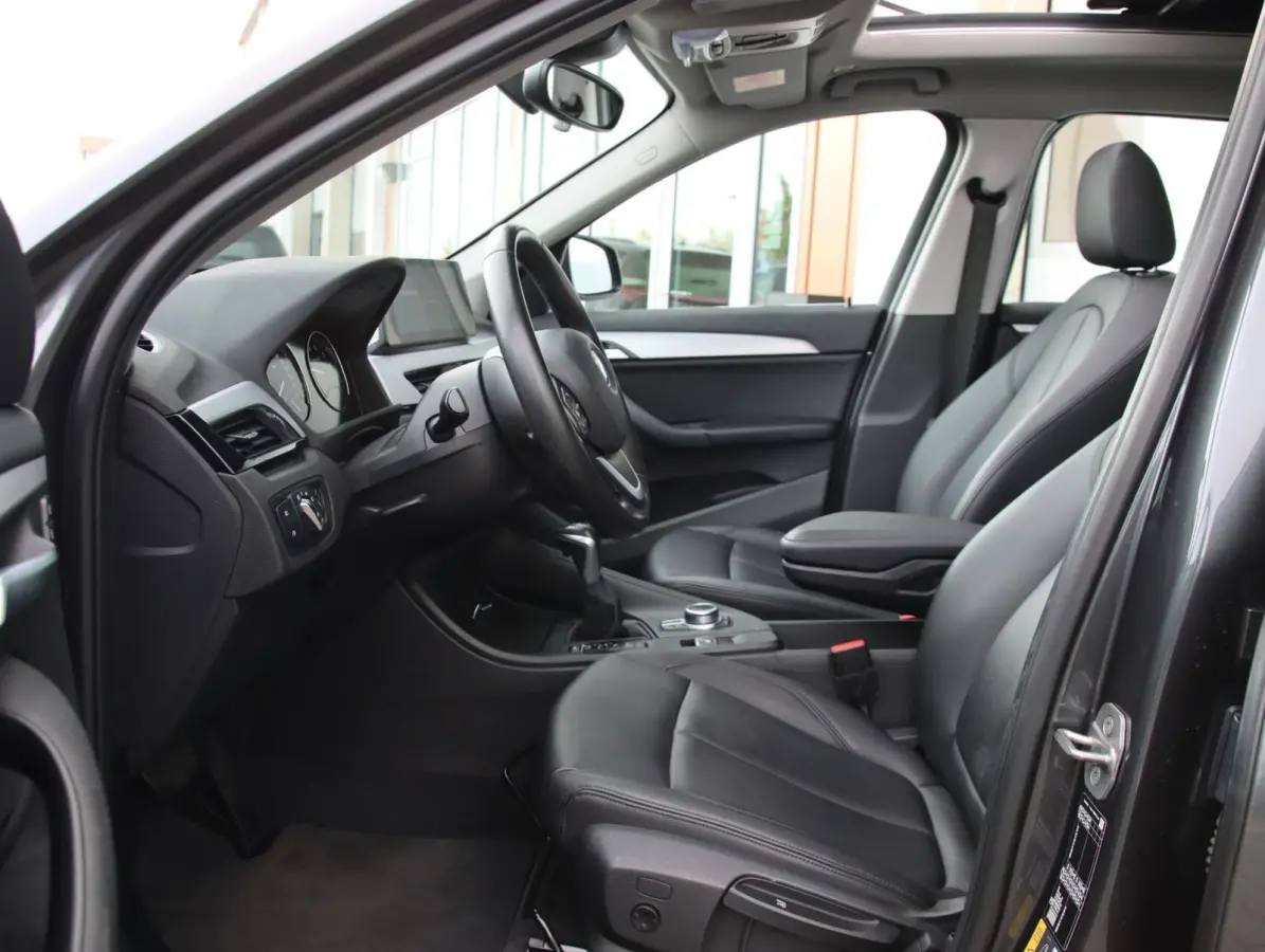 xDrive25e High Executive | SOH 91% | Trekhaak | Panoramadak