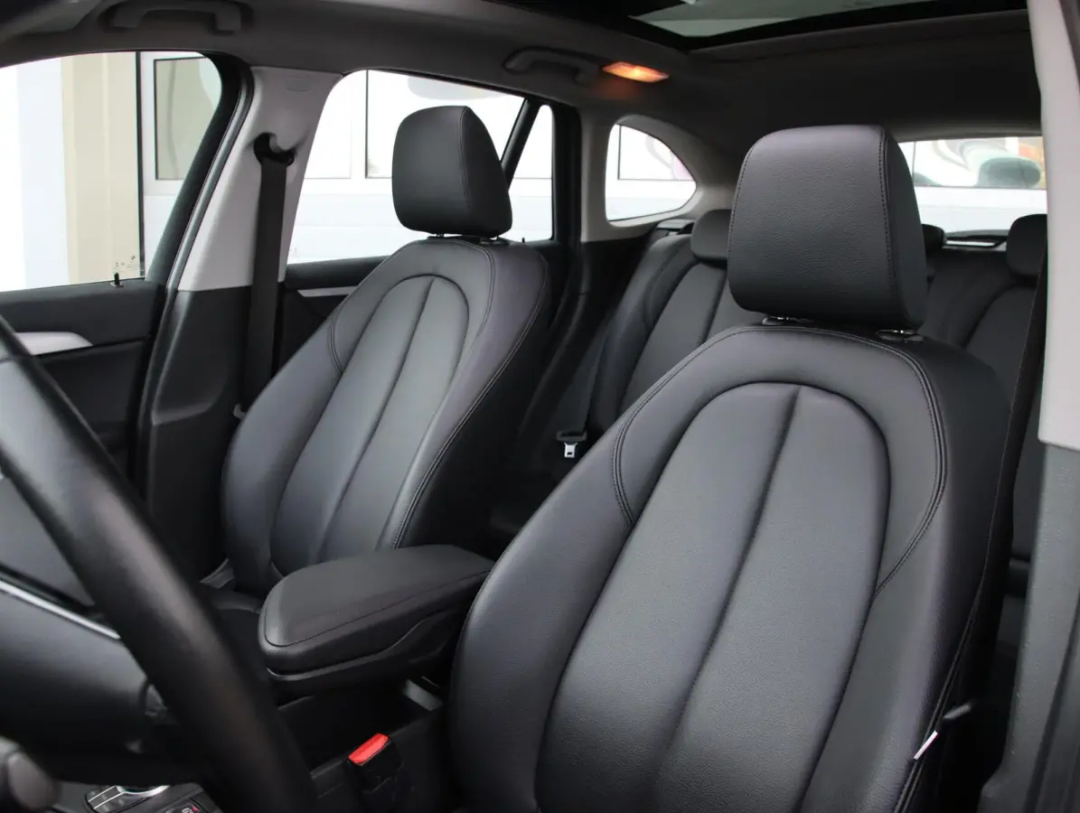xDrive25e High Executive | SOH 91% | Trekhaak | Panoramadak
