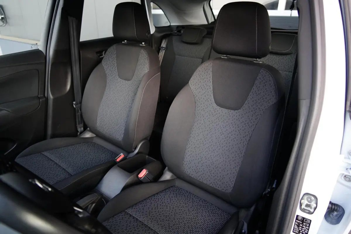 1.2 Edition, NL, 1e eig. CarPlay, cruise, LED