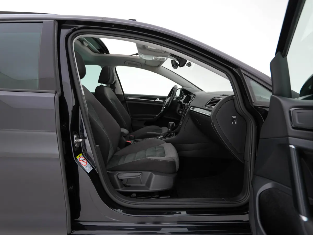 1.6 TDI R-Line Highline Business Aut. *PANO | MICROFIBRE | ADAPTIVE-CRUISE | DIGI-COCKPIT | HEATED-SPORTSEATS | PRIVACY-GLASS | NAVI-FULLMAP | ECC | PARKPILOT | 18''ALU*