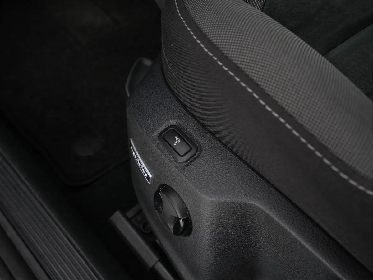 1.6 TDI R-Line Highline Business Aut. *PANO | MICROFIBRE | ADAPTIVE-CRUISE | DIGI-COCKPIT | HEATED-SPORTSEATS | PRIVACY-GLASS | NAVI-FULLMAP | ECC | PARKPILOT | 18''ALU*