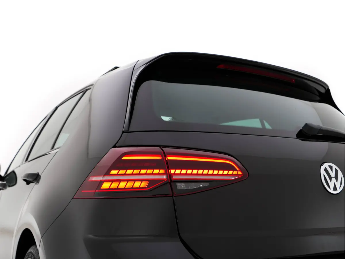 1.6 TDI R-Line Highline Business Aut. *PANO | MICROFIBRE | ADAPTIVE-CRUISE | DIGI-COCKPIT | HEATED-SPORTSEATS | PRIVACY-GLASS | NAVI-FULLMAP | ECC | PARKPILOT | 18''ALU*