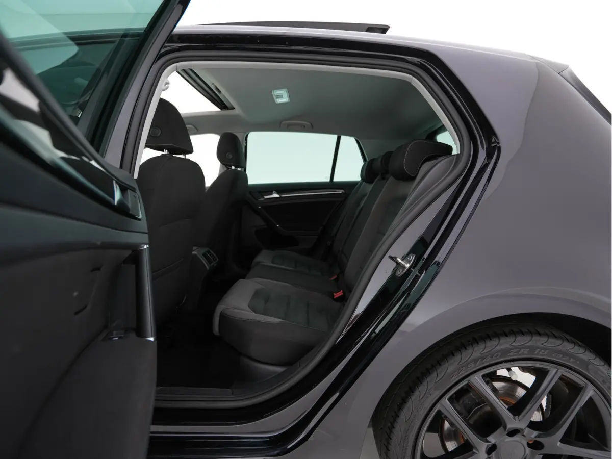1.6 TDI R-Line Highline Business Aut. *PANO | MICROFIBRE | ADAPTIVE-CRUISE | DIGI-COCKPIT | HEATED-SPORTSEATS | PRIVACY-GLASS | NAVI-FULLMAP | ECC | PARKPILOT | 18''ALU*