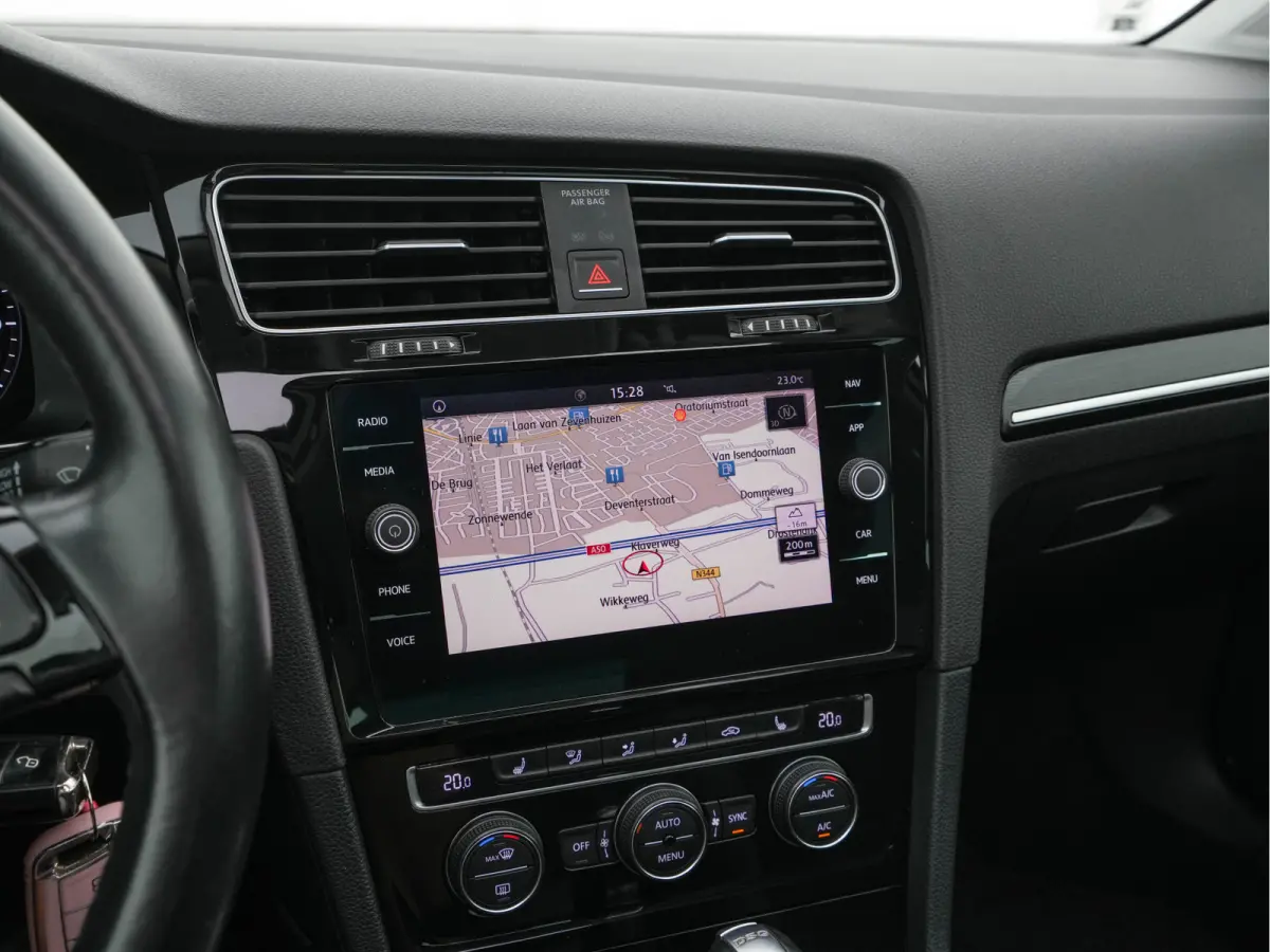 1.6 TDI R-Line Highline Business Aut. *PANO | MICROFIBRE | ADAPTIVE-CRUISE | DIGI-COCKPIT | HEATED-SPORTSEATS | PRIVACY-GLASS | NAVI-FULLMAP | ECC | PARKPILOT | 18''ALU*