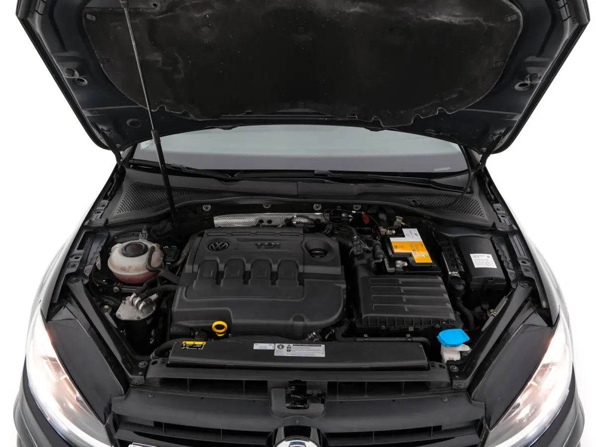 1.6 TDI R-Line Highline Business Aut. *PANO | MICROFIBRE | ADAPTIVE-CRUISE | DIGI-COCKPIT | HEATED-SPORTSEATS | PRIVACY-GLASS | NAVI-FULLMAP | ECC | PARKPILOT | 18''ALU*