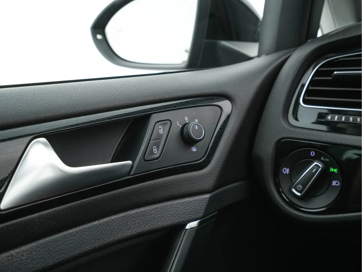 1.6 TDI R-Line Highline Business Aut. *PANO | MICROFIBRE | ADAPTIVE-CRUISE | DIGI-COCKPIT | HEATED-SPORTSEATS | PRIVACY-GLASS | NAVI-FULLMAP | ECC | PARKPILOT | 18''ALU*