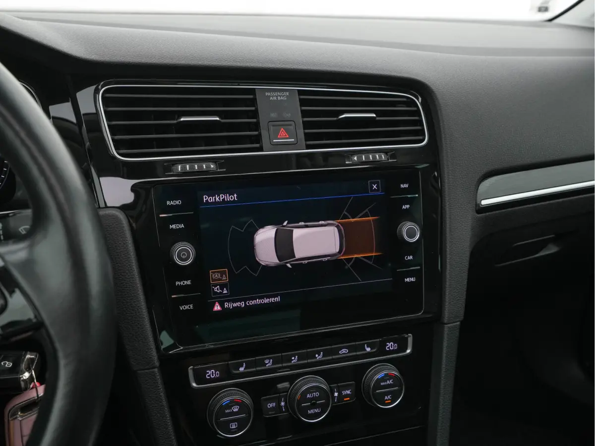 1.6 TDI R-Line Highline Business Aut. *PANO | MICROFIBRE | ADAPTIVE-CRUISE | DIGI-COCKPIT | HEATED-SPORTSEATS | PRIVACY-GLASS | NAVI-FULLMAP | ECC | PARKPILOT | 18''ALU*