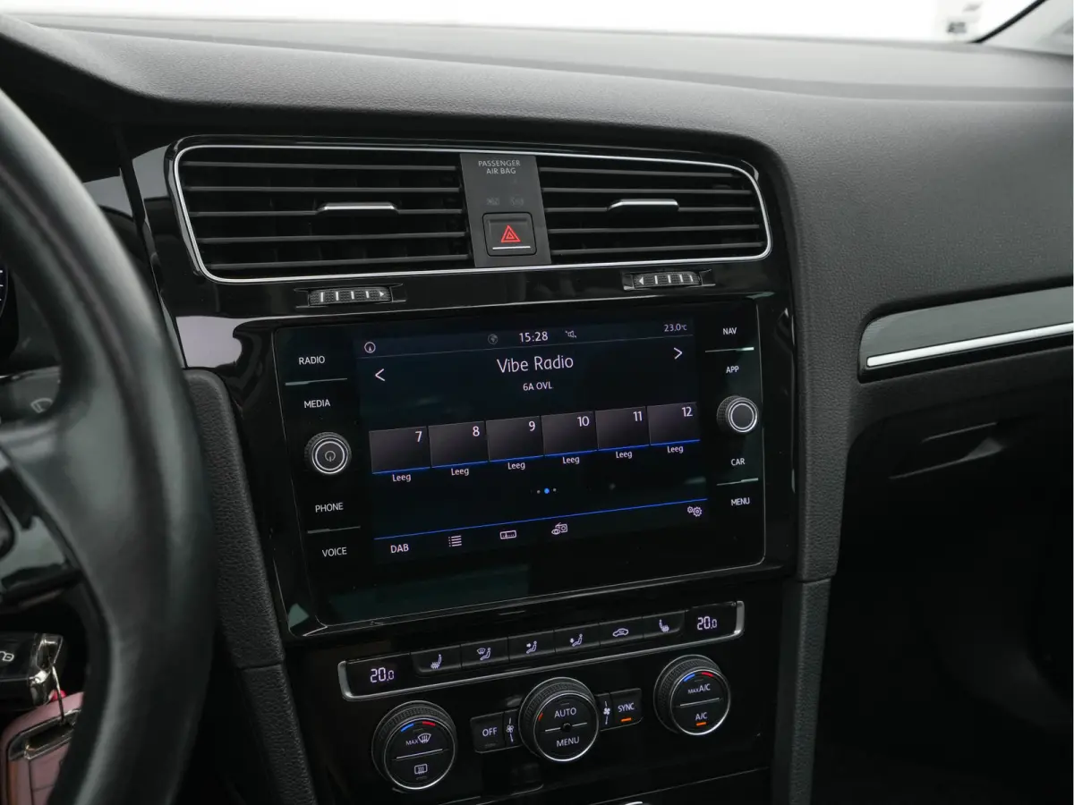 1.6 TDI R-Line Highline Business Aut. *PANO | MICROFIBRE | ADAPTIVE-CRUISE | DIGI-COCKPIT | HEATED-SPORTSEATS | PRIVACY-GLASS | NAVI-FULLMAP | ECC | PARKPILOT | 18''ALU*