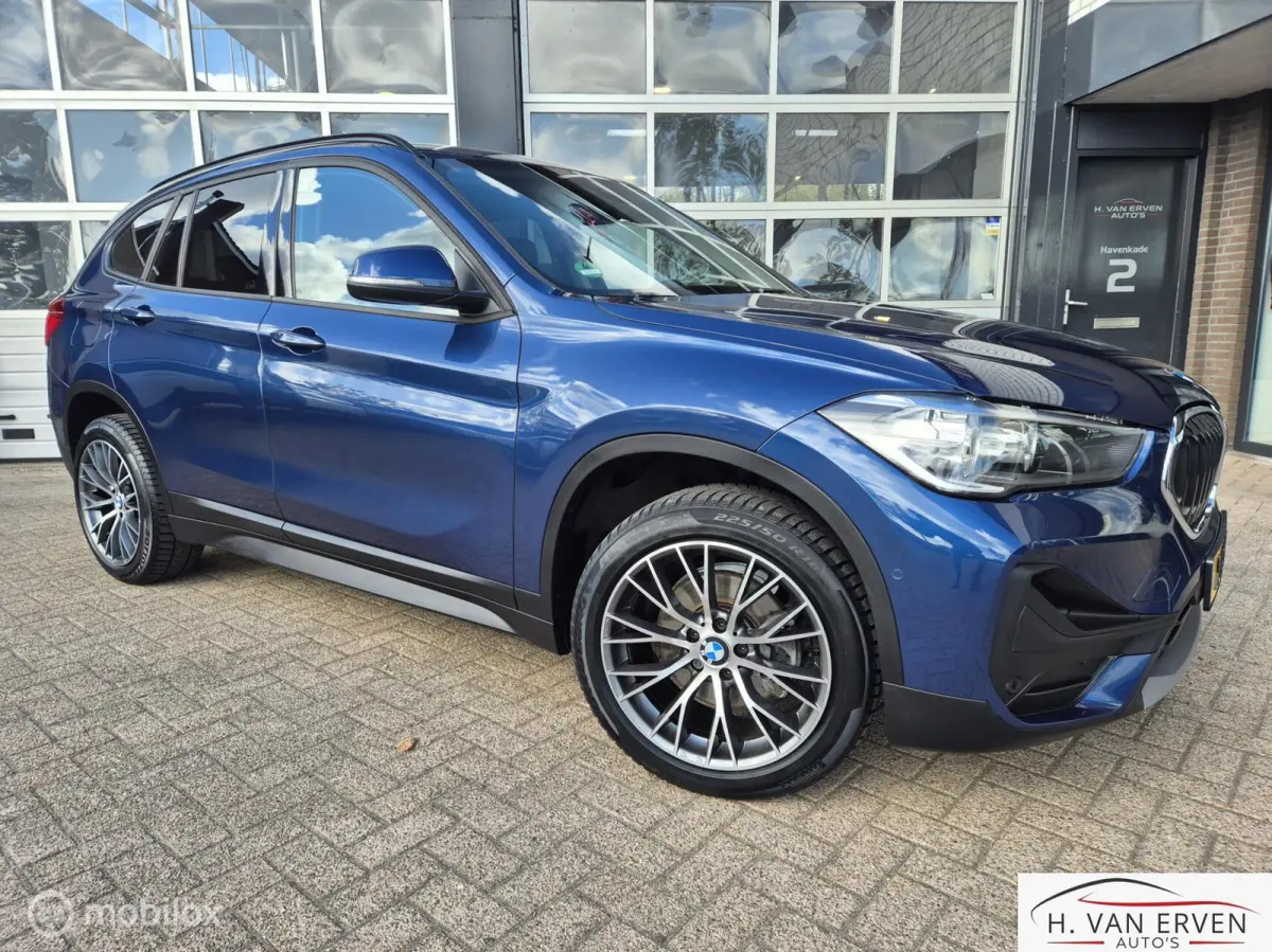 sDrive18i High Executive LEDER GROOT NAVI PDC 18"