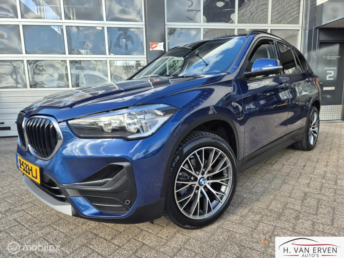 sDrive18i High Executive LEDER GROOT NAVI PDC 18"