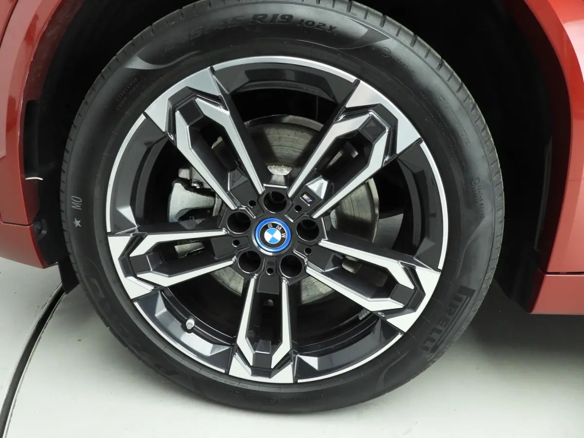 xDrive30 | M-Sportpakket | LED | Leder | Navigatie | Sportstoelen | Stoelverwarming | Shadow line | DAB | Alu 19 inch