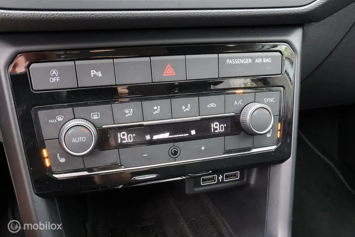 1.0 TSI DSG R-Line I LED | Carplay | ACC