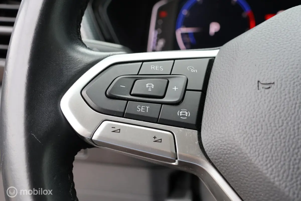 1.0 TSI DSG R-Line I LED | Carplay | ACC