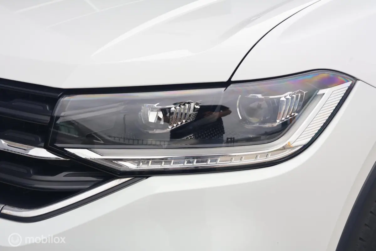 1.0 TSI DSG R-Line I LED | Carplay | ACC