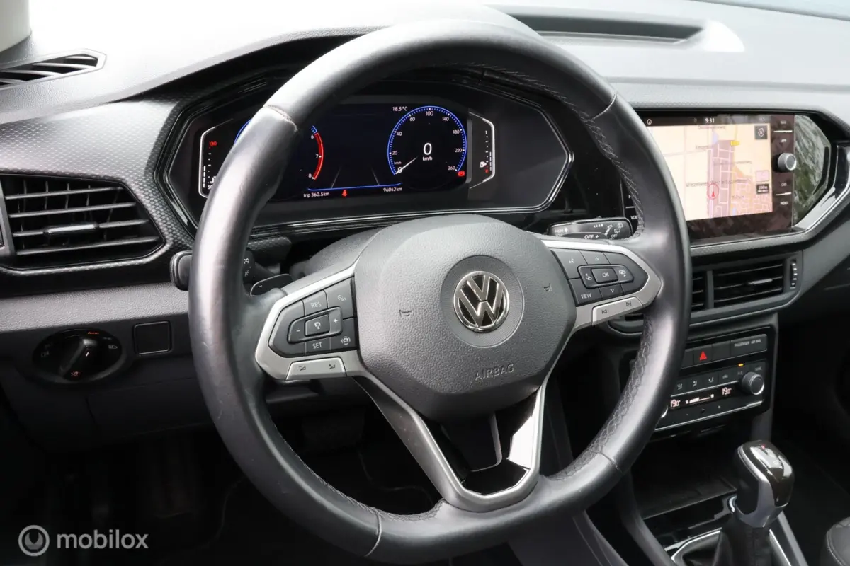 1.0 TSI DSG R-Line I LED | Carplay | ACC