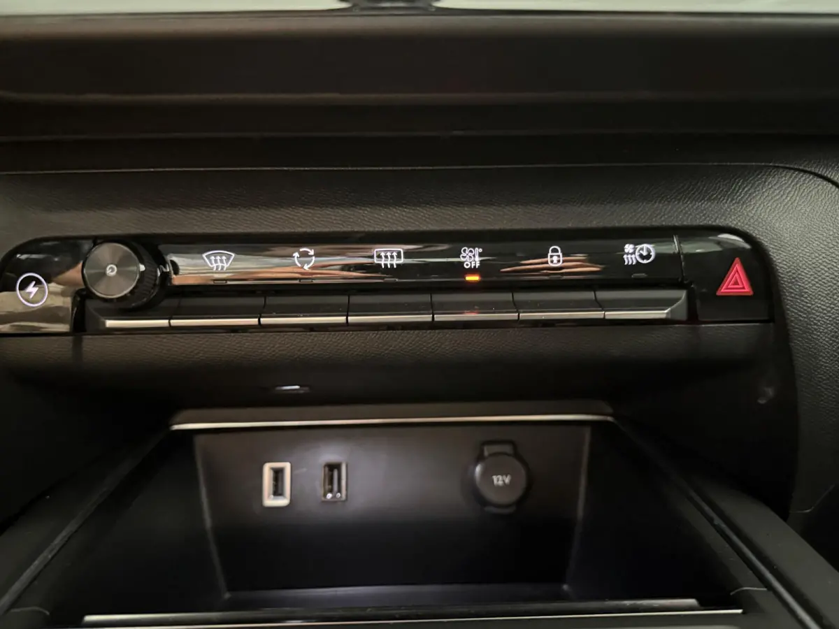 1.6 Plug-in Hybrid 225 Shine | Stoelverwarming | Navigatie | Climate control | Camera