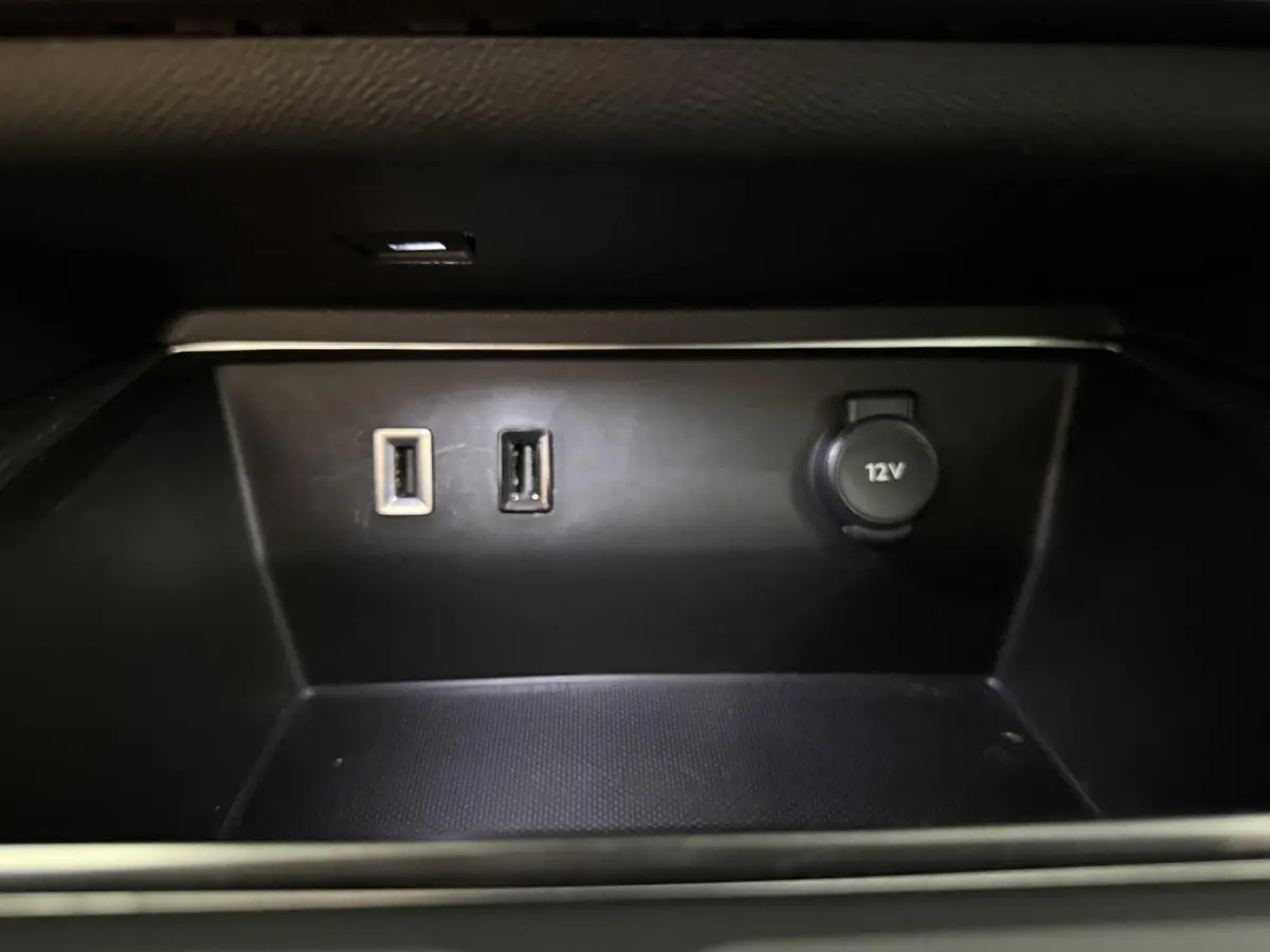 1.6 Plug-in Hybrid 225 Shine | Stoelverwarming | Navigatie | Climate control | Camera