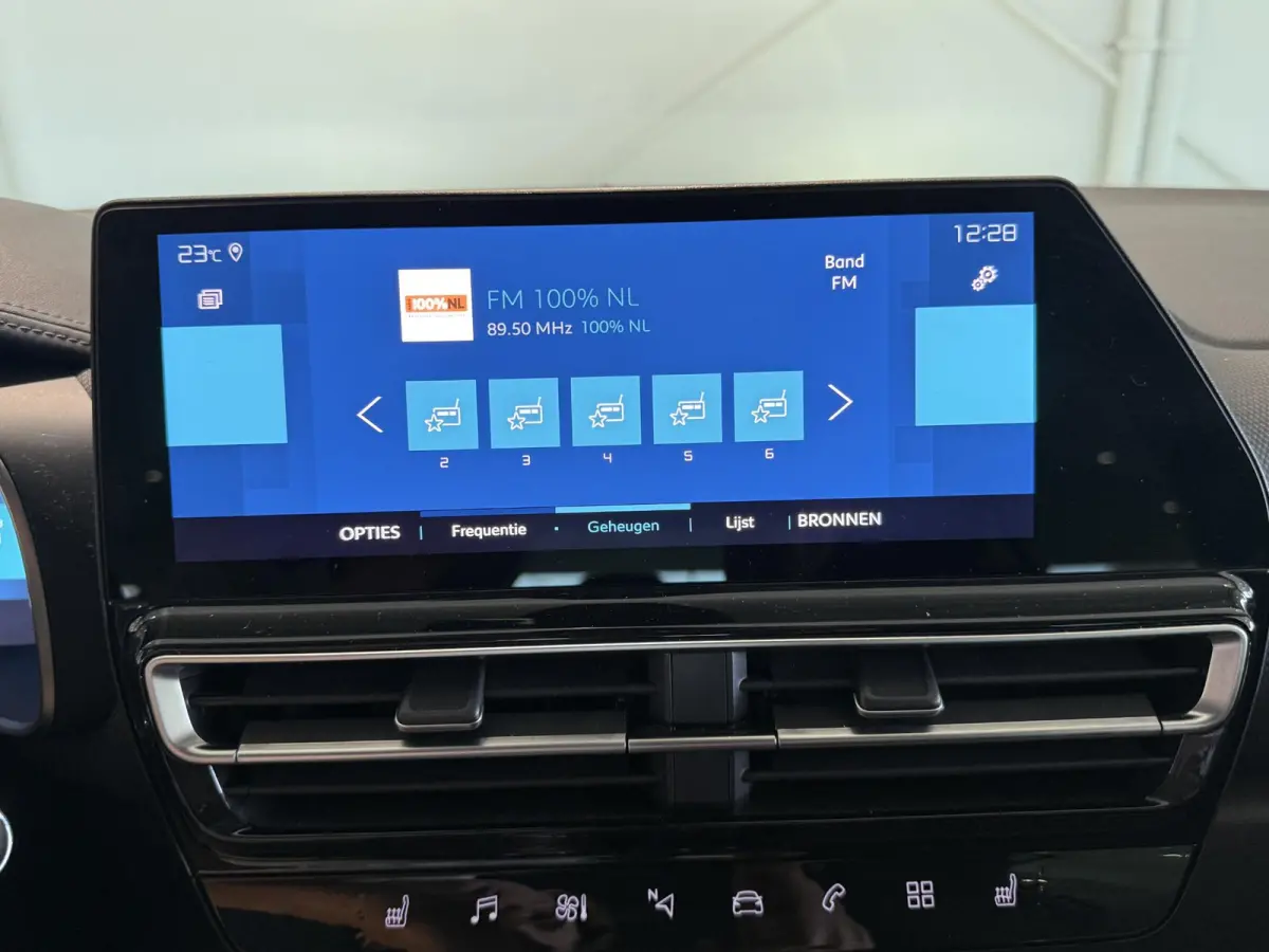 1.6 Plug-in Hybrid 225 Shine | Stoelverwarming | Navigatie | Climate control | Camera