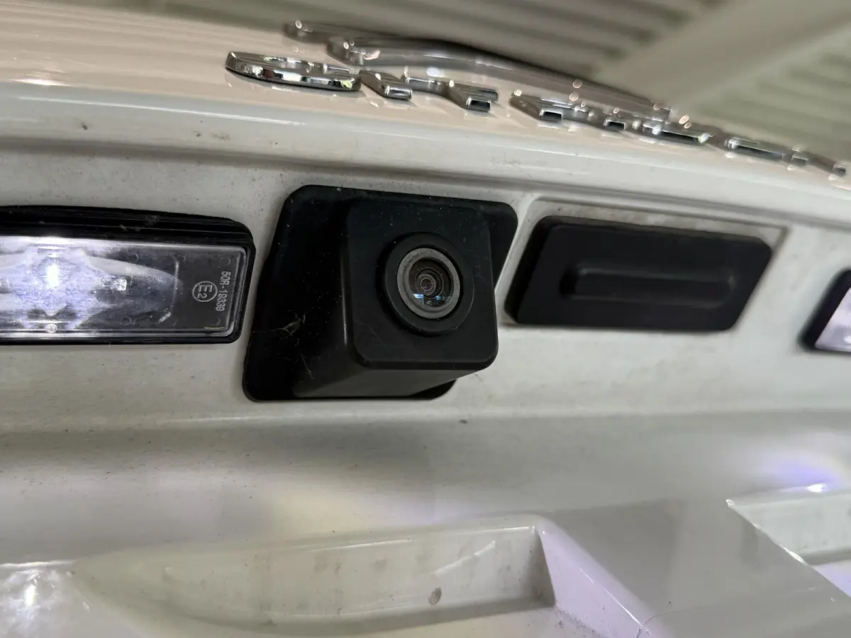 1.6 Plug-in Hybrid 225 Shine | Stoelverwarming | Navigatie | Climate control | Camera