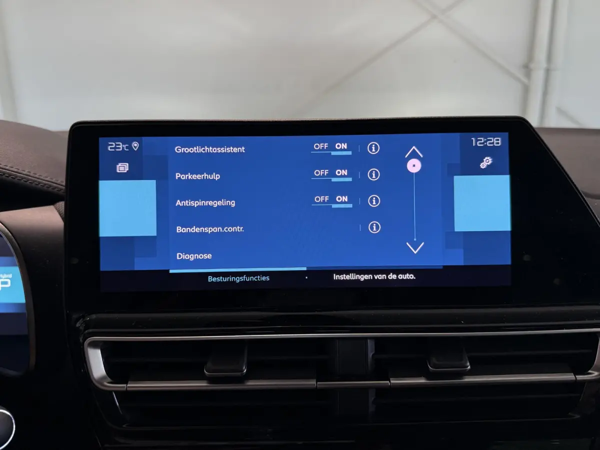 1.6 Plug-in Hybrid 225 Shine | Stoelverwarming | Navigatie | Climate control | Camera