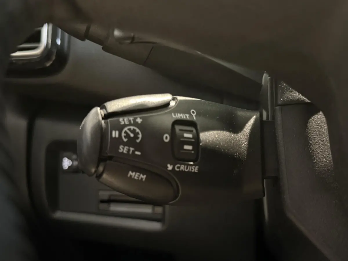 1.6 Plug-in Hybrid 225 Shine | Stoelverwarming | Navigatie | Climate control | Camera