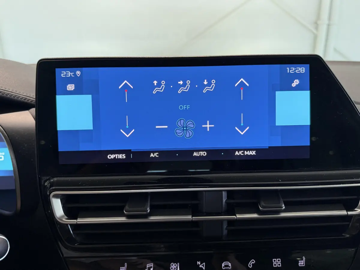1.6 Plug-in Hybrid 225 Shine | Stoelverwarming | Navigatie | Climate control | Camera