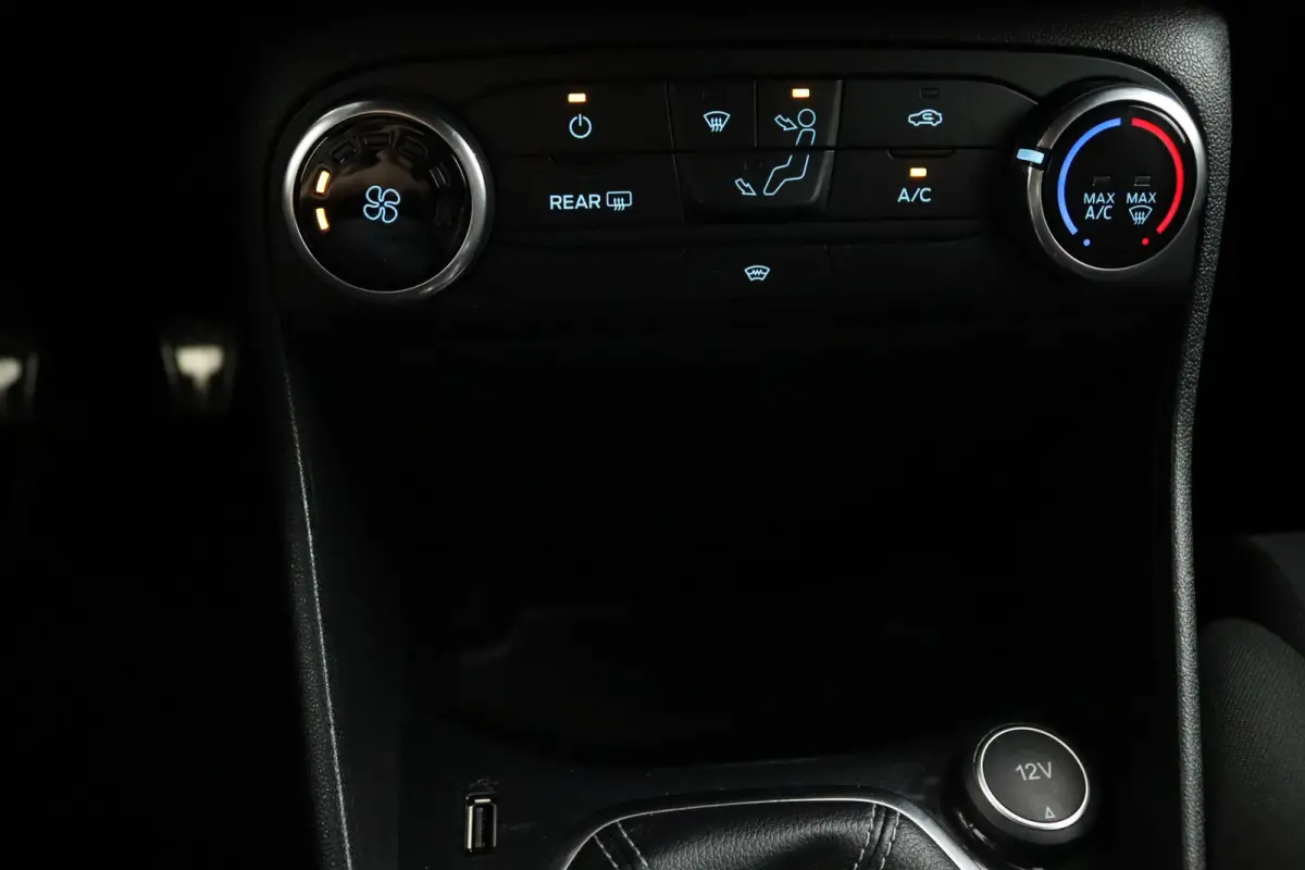 1.0 EcoBoost ST-Line*ECC*CRUISE*NAVI*