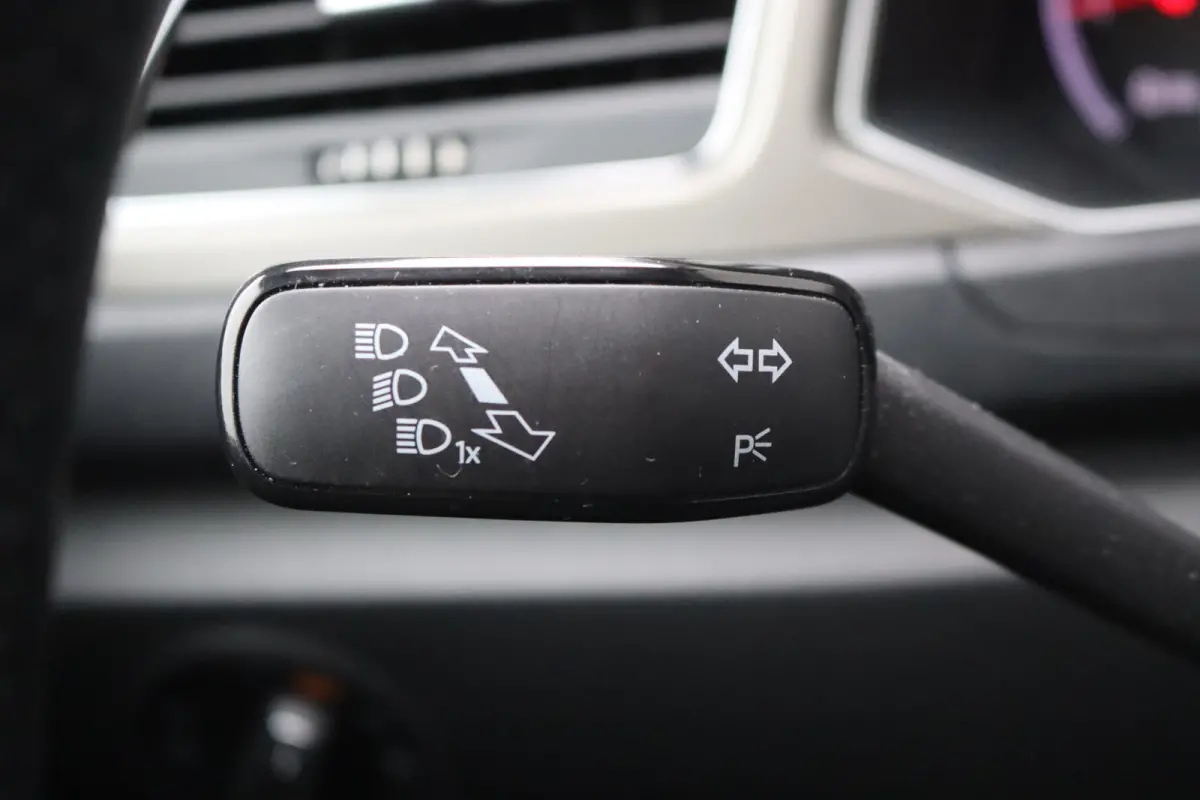 1.0 TSI Style Business Adaptive-cruise/Parkeerhulp/Stoelverwarming/Carplay