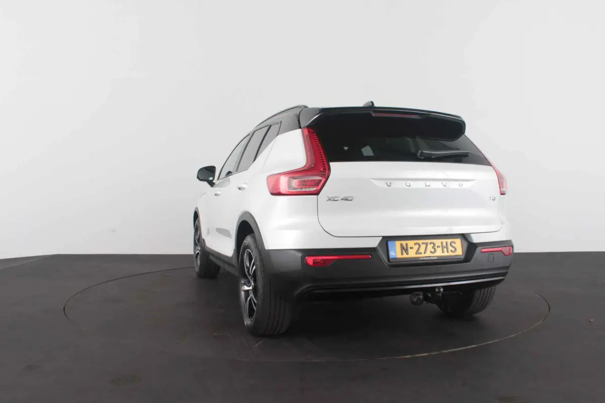 1.5 T3 R-Design > Trekhaak/H&K/Zwart dak/Winterpakket pro...