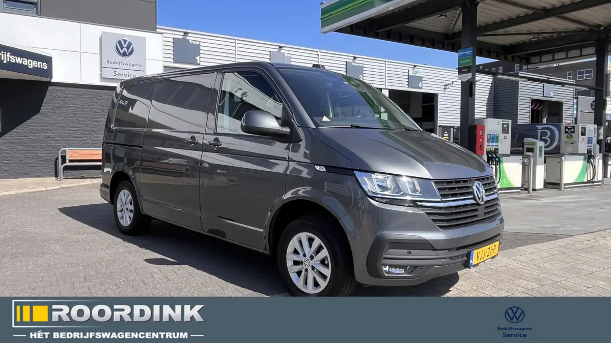 Transporter T6.1 150 pk DSG LMV Bumpers in kleur