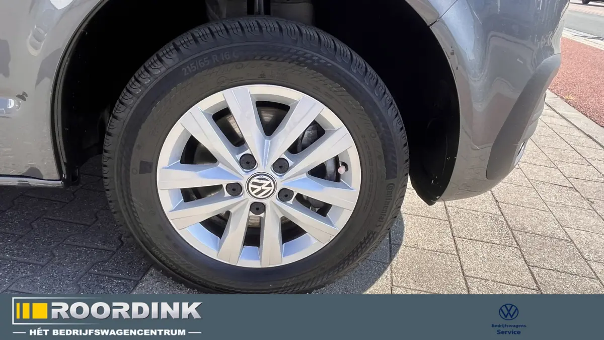 Transporter T6.1 150 pk DSG LMV Bumpers in kleur
