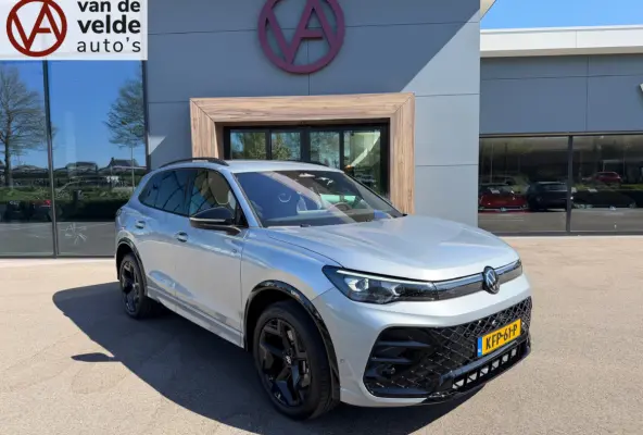 1.5 eHybrid R-Line | Black line | 360 Camera | Trekhaak | Dode hoek | IQ light | Elek. klep | Rijklaar incl. garantie