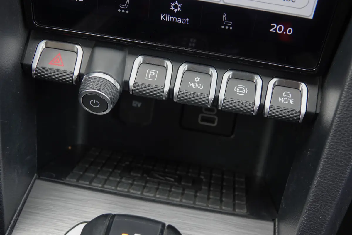 3.0Tdi V6 241Pk Aut. | Aventura | 4-Motion | Roll Bar | Harman-Kardon | Trekhaak | 360° Camera | 21'' | Clear White