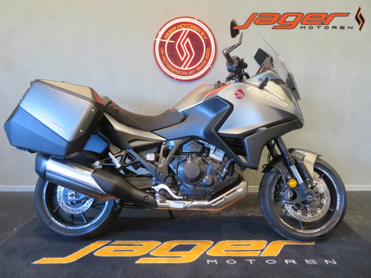 Honda NT 1100 2022 Benzine Onbekend leasen