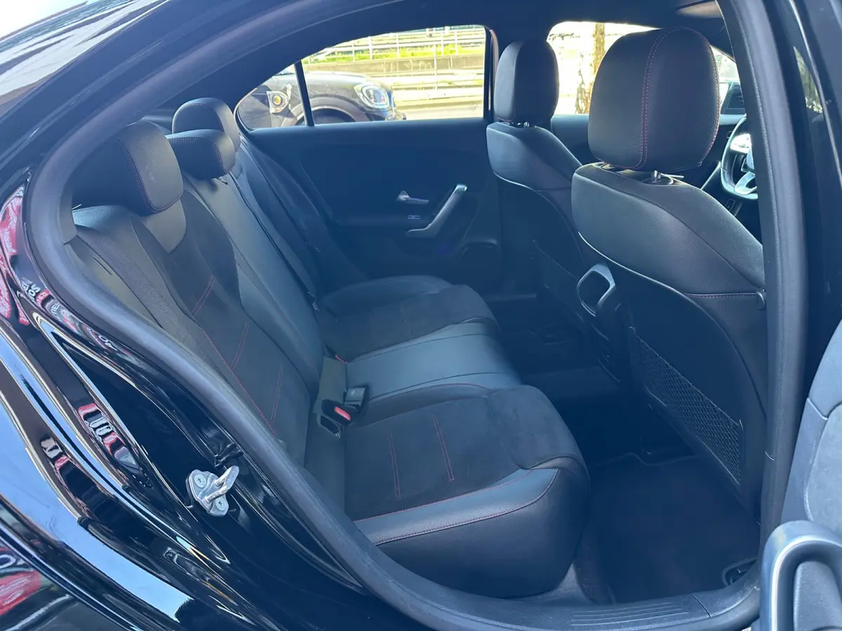 250 e Business Solution AMG Limited Carplay Sfeerverlichting