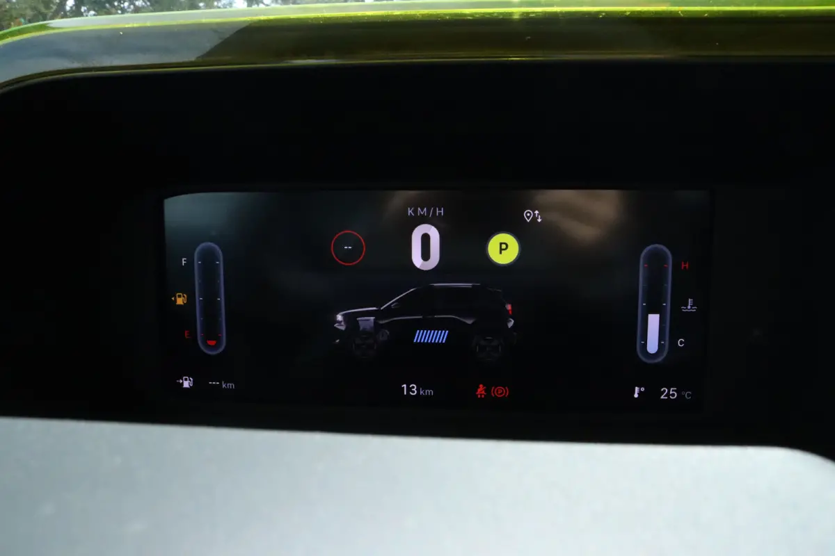 Icon | 10,25" touchscreen radio met Bluetooth, DAB & USB | Airconditioning handmatig | Cruise Control incl. speed limiter