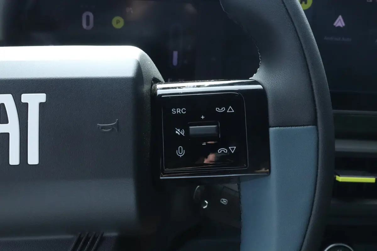Icon | 10,25" touchscreen radio met Bluetooth, DAB & USB | Airconditioning handmatig | Cruise Control incl. speed limiter