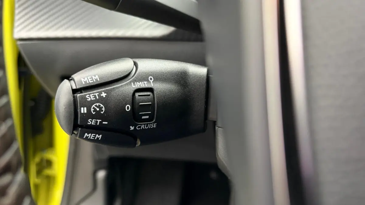 Business | Elektrische parkeerrem | Extra getinte achterste zijruiten en achterruit | Extra getinte achterste zijruiten en achterruit