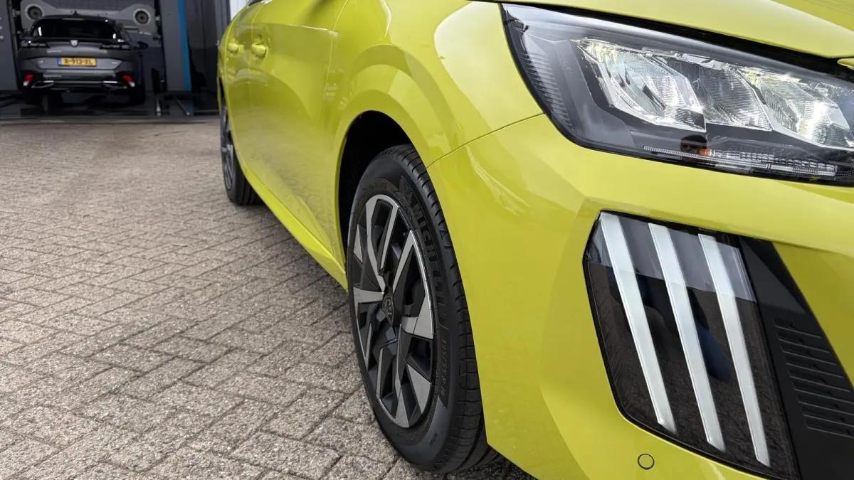 Business | Elektrische parkeerrem | Extra getinte achterste zijruiten en achterruit | Extra getinte achterste zijruiten en achterruit