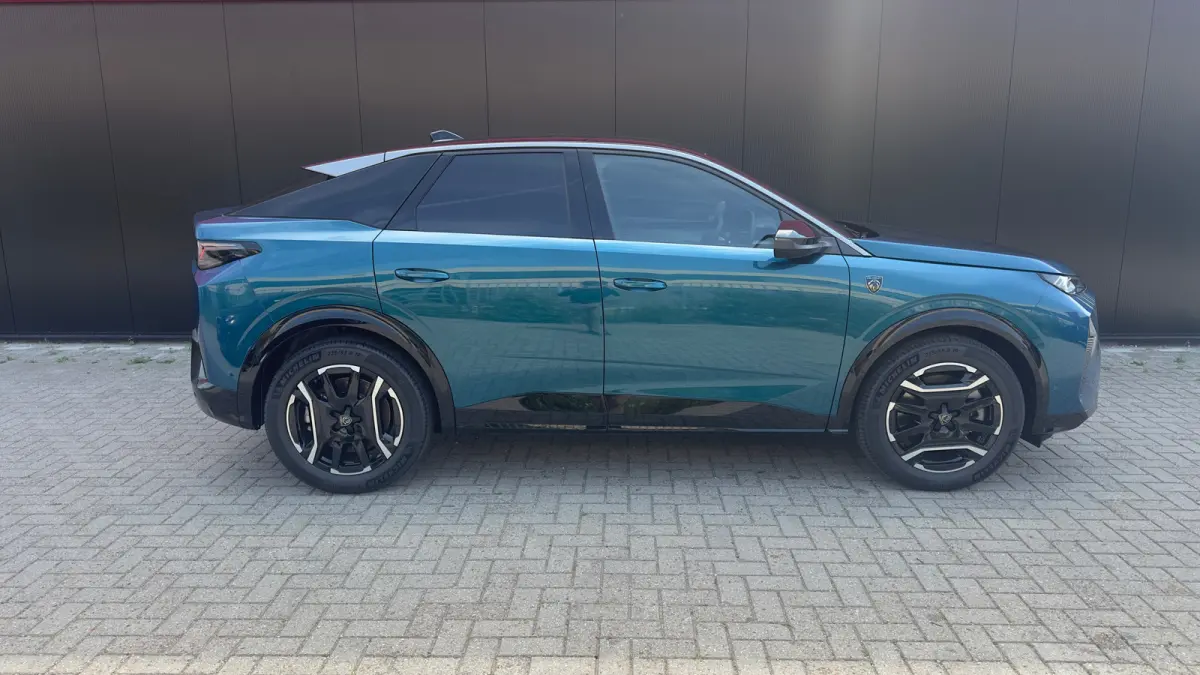 GT | Elektrische parkeerrem | Extra getinte achterste zijruiten en achterruit