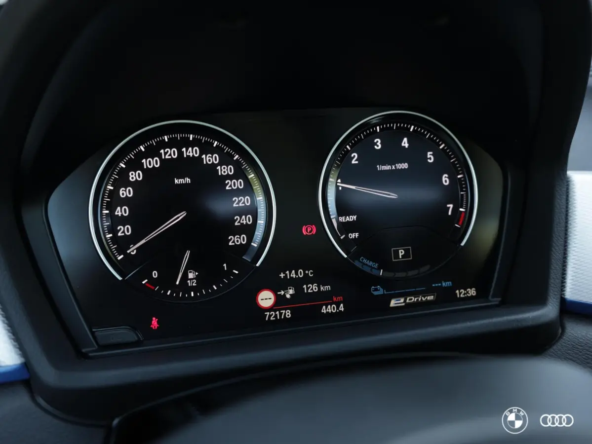 xDr25e M SPORT / PANODAK / CAMERA / STOELVW. / 18"