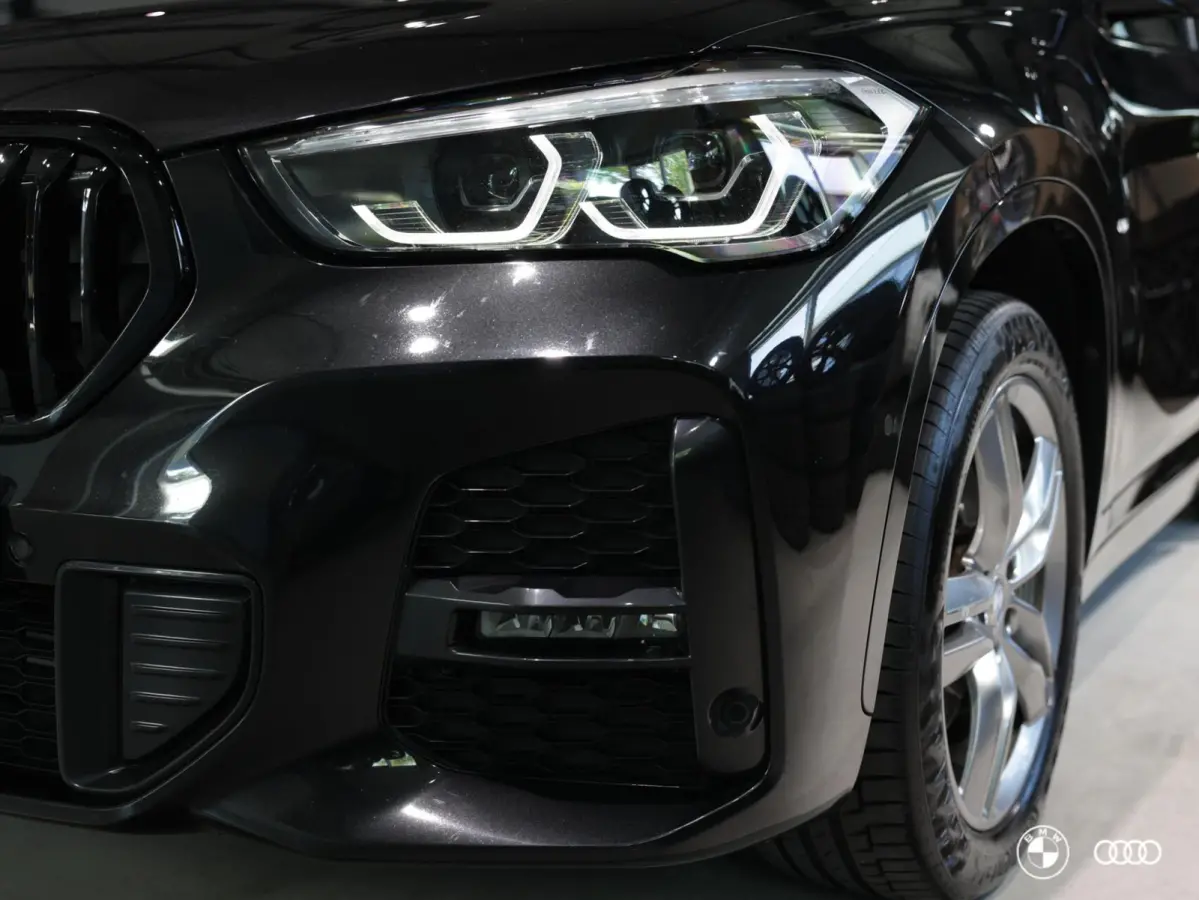 xDr25e M SPORT / PANODAK / CAMERA / STOELVW. / 18"